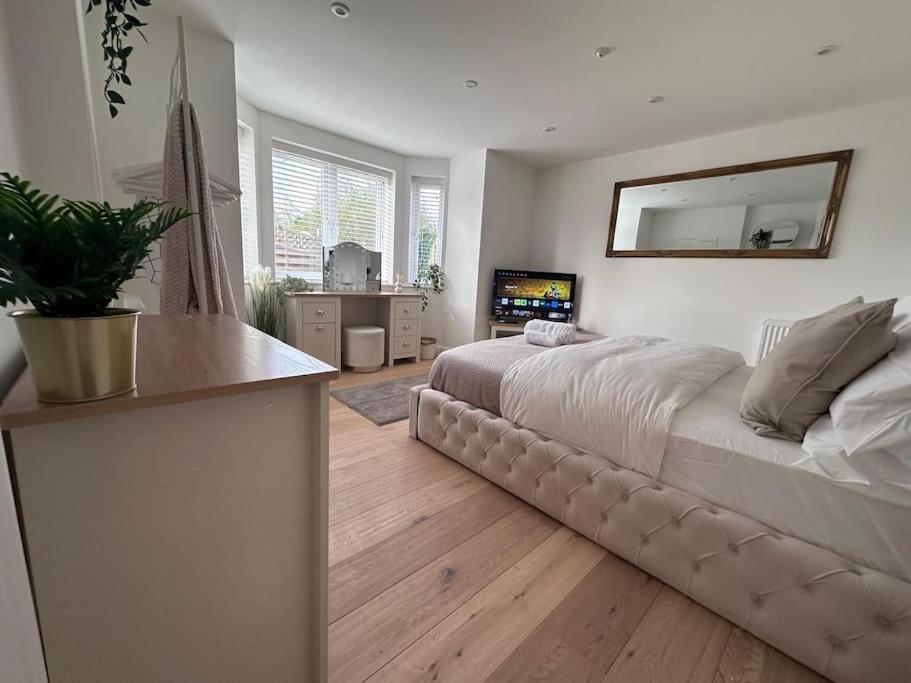 2Bed Ground Floor Flat + Garden Apartment Sunningwell ภายนอก รูปภาพ